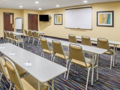 Hotel Express & By Ihg Ashland